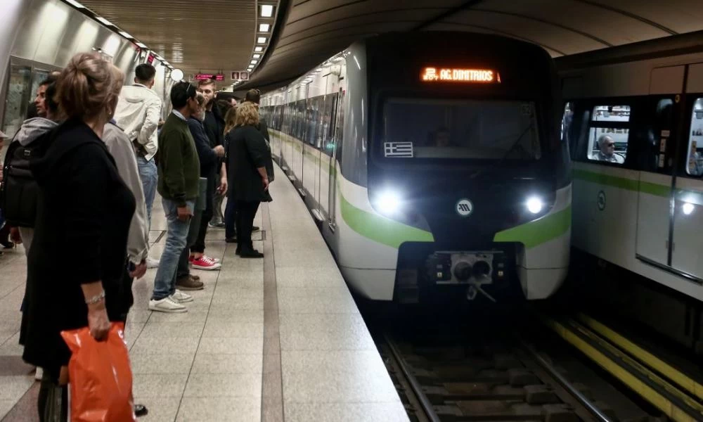 Τούντας: Μόνο εμβολιασμένοι στους Συρμούς και τα λεωφορεία